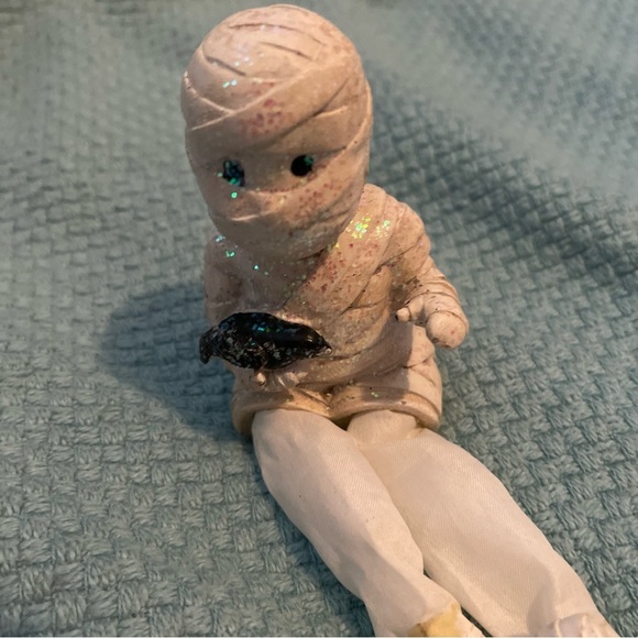 Halloween Mummy Dangler 7" - Picture 2 of 8